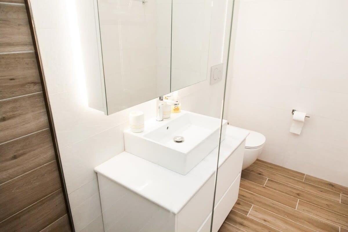 Comfortable 2 Bd Apt Near Sintagma Square Athens Ngoại thất bức ảnh
